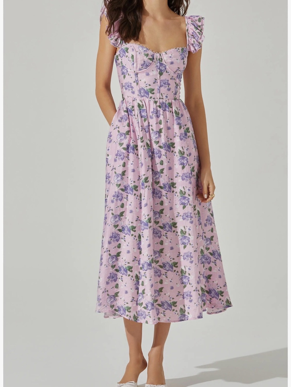 Astr The Label  Wedelia Floral Sweetheart Midi Dress in Lavender